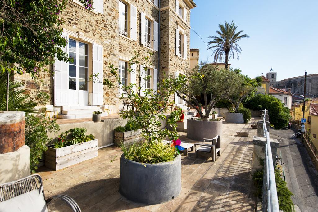 Castel Pierre Lisse Hotel Hyères Buitenkant foto